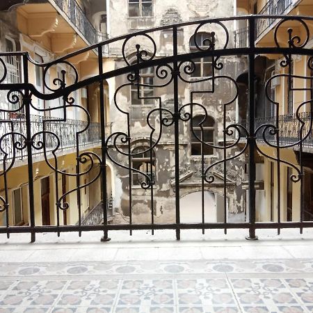 Jolie Apartment In Historical Center Budapest Luaran gambar