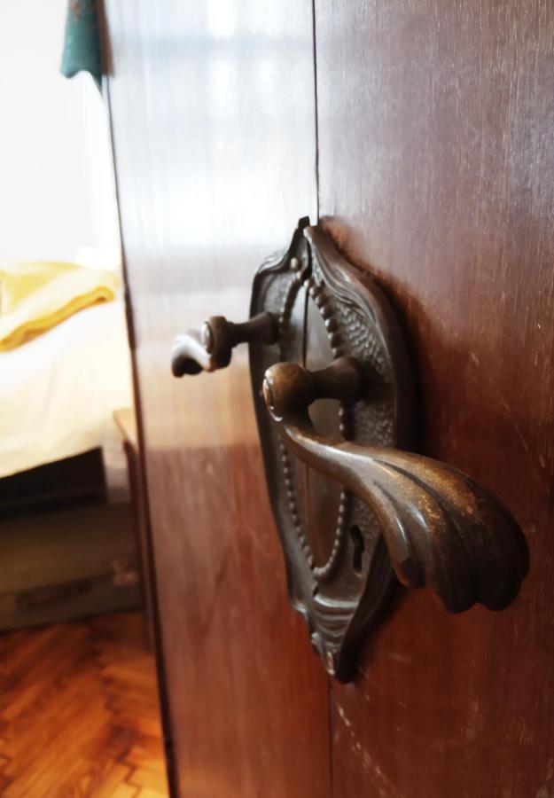 Jolie Apartment In Historical Center Budapest Luaran gambar